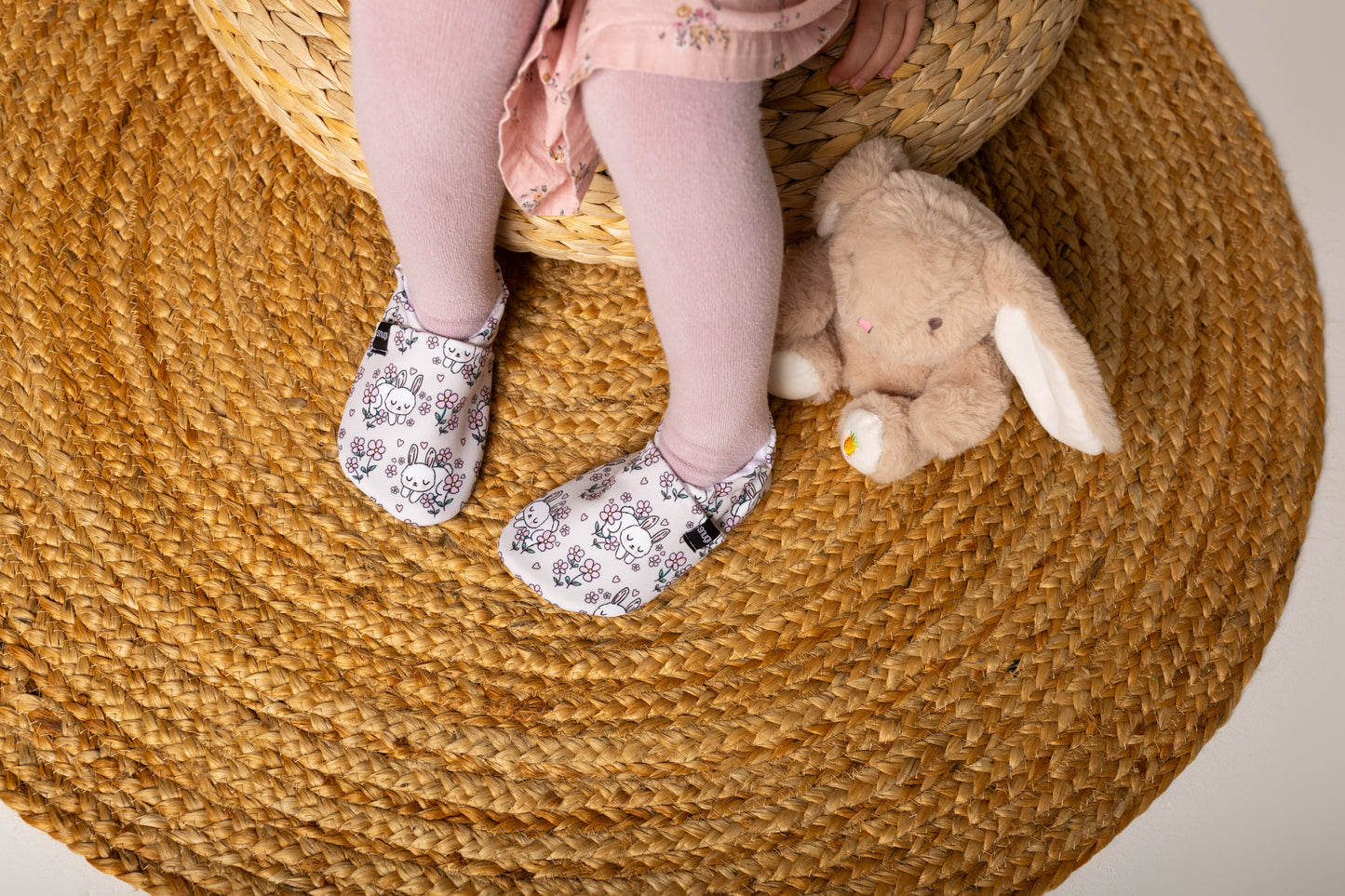 Kinder Finken BUNNIES AND FLOWERS